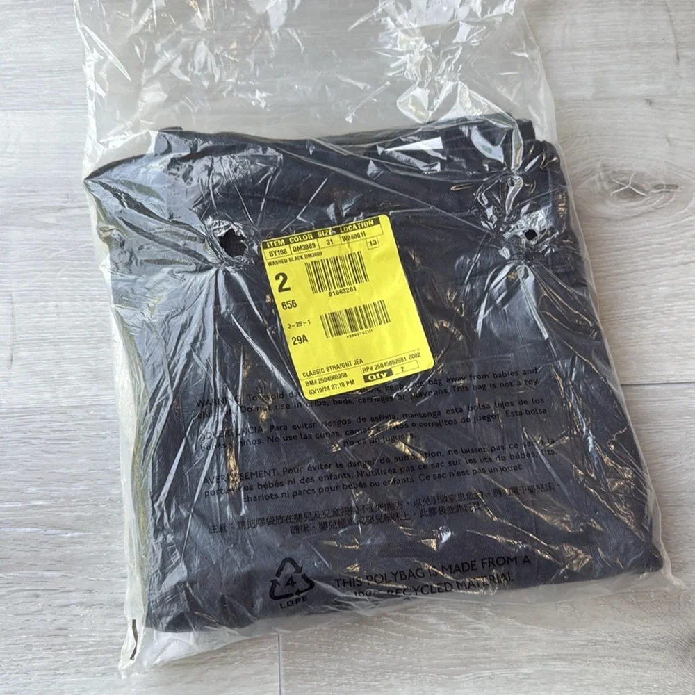 J.Crew Classic straight jean in washed black size‎ 31 NWT in packaging